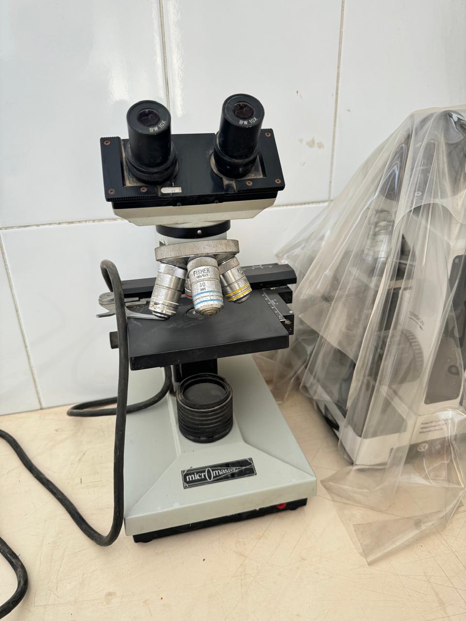 Microscope